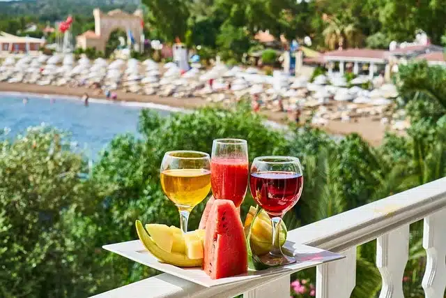 types-of-hotel-guests
